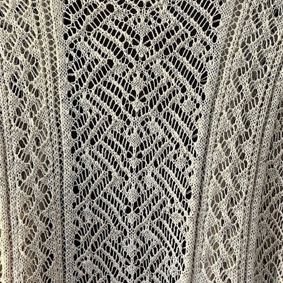 Westport 1962 short sleeved cream, crocheted top. No closure. Size Small. - Picture 8 of 9